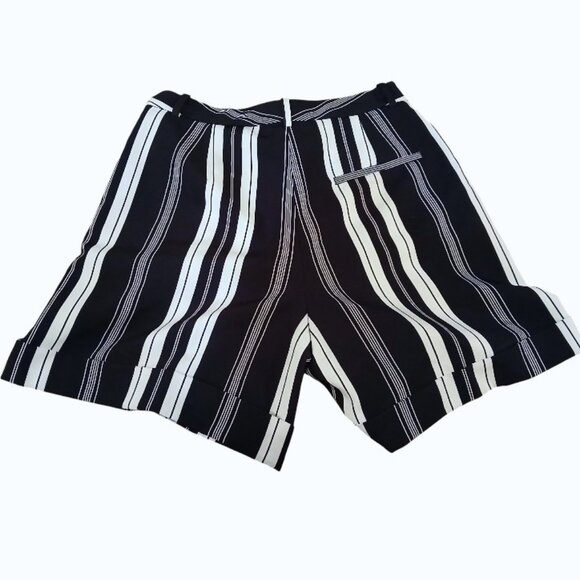 ZARA Black & White Shorts - Like New. - Picture 6 of 7
